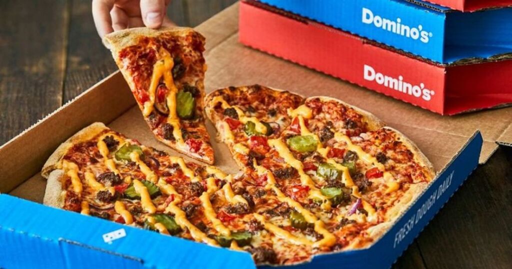 how many slices are in a large domino's pizza 1