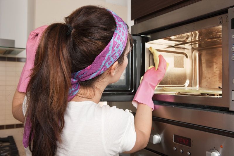 How To Clean A Microwave With Vanilla extract